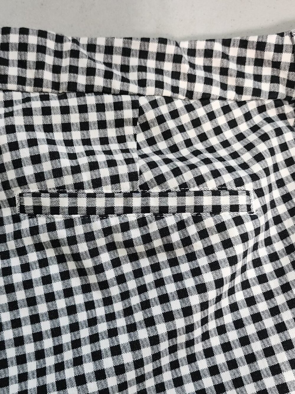 Old Navy, Women's Black and White Checks, Size 20, (Plus Size) - Picture 4 of 9